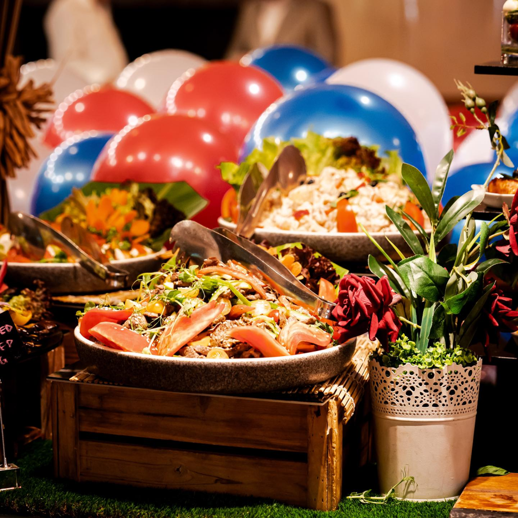 Saturday Brunch + Drunch at Porters