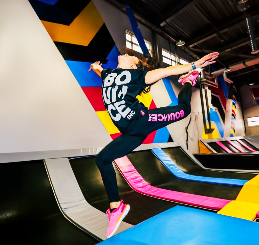 2 Hours + Ice Cream Scoop – Summer Combo at Bounce Inc